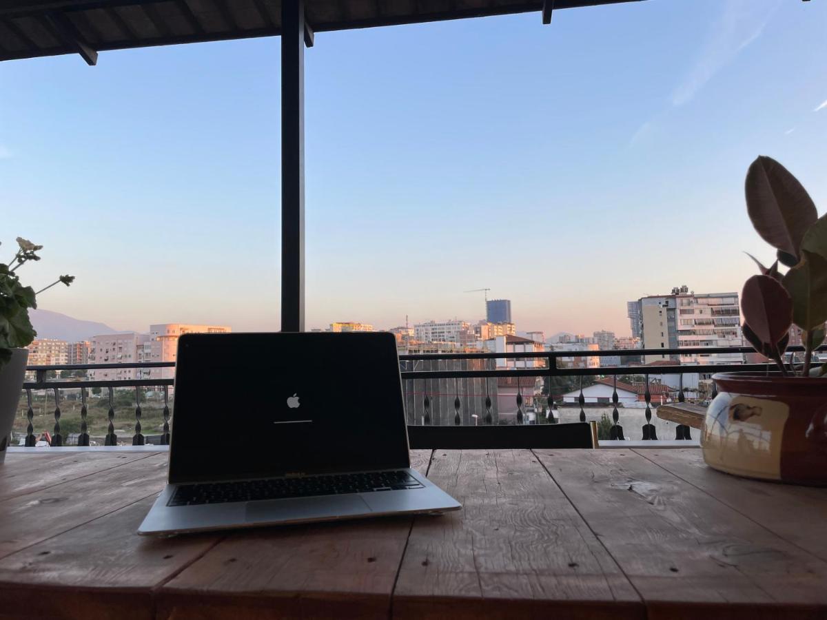 Cozy Big With Balcony Apartamento Tirana