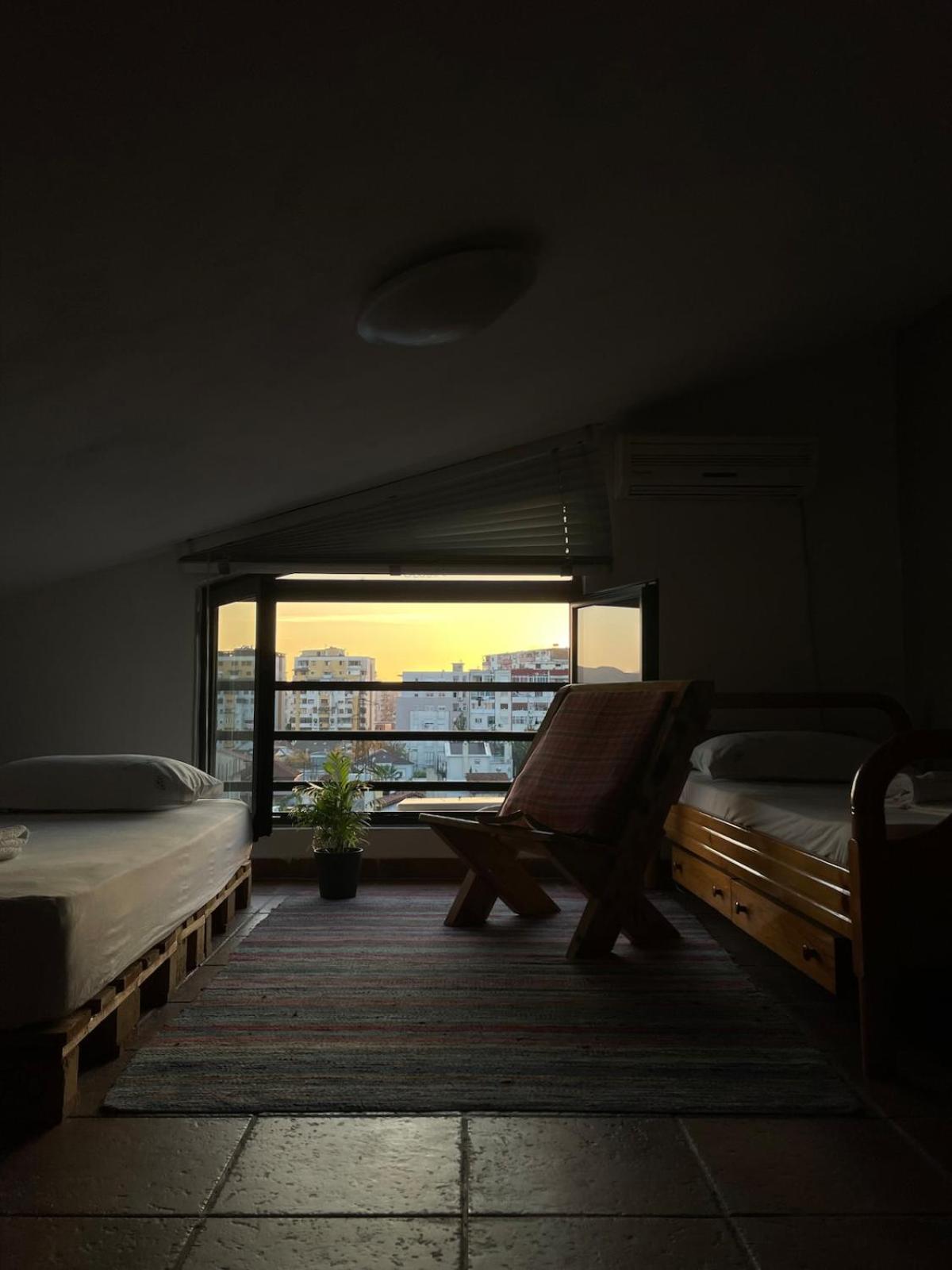 Apartamento Cozy Big With Balcony Tirana