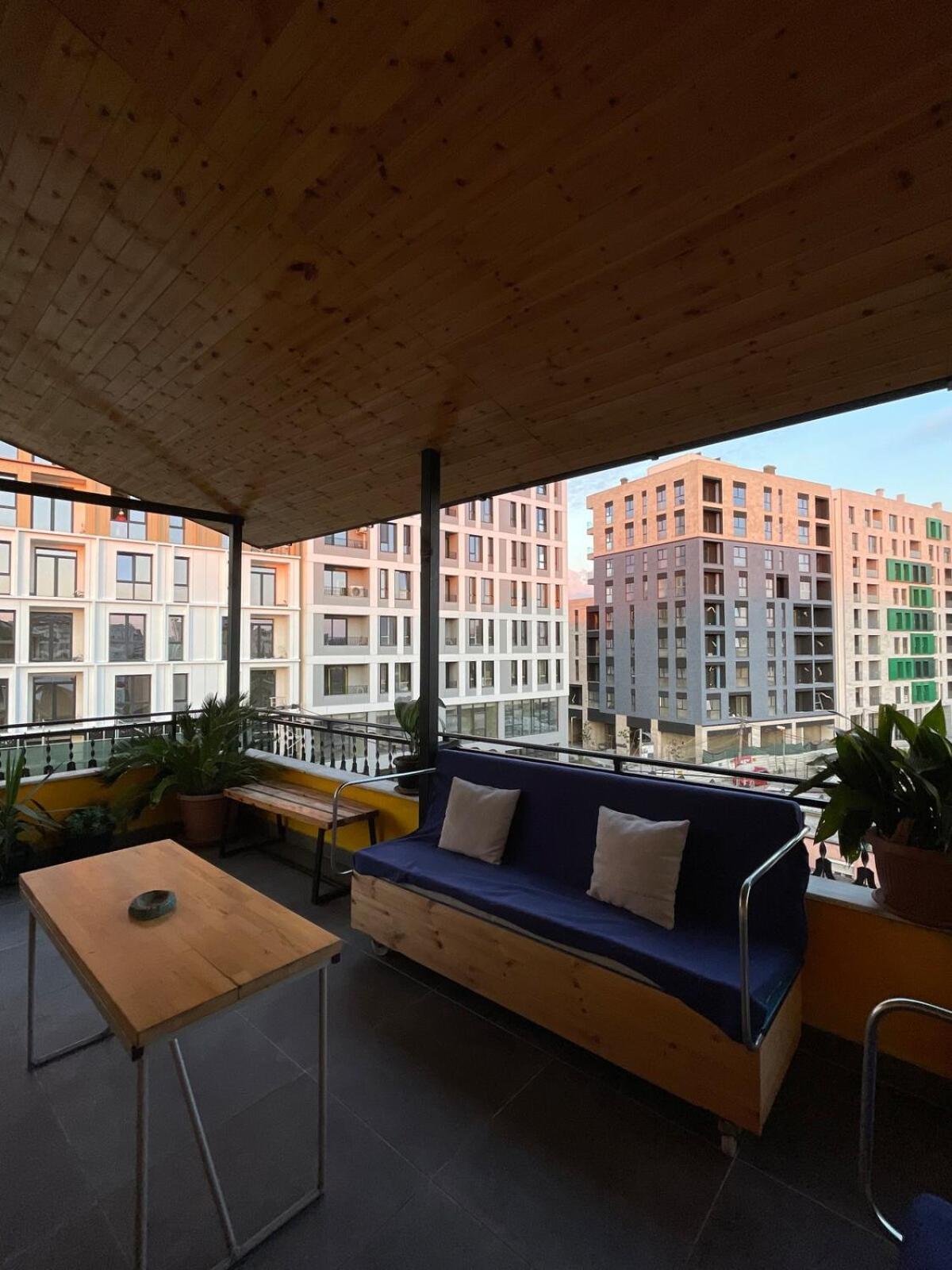 Apartamento Cozy Big With Balcony Tirana